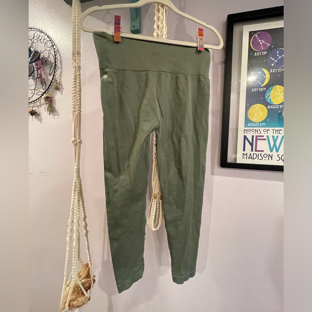 Zella Yoga Capri Leggings